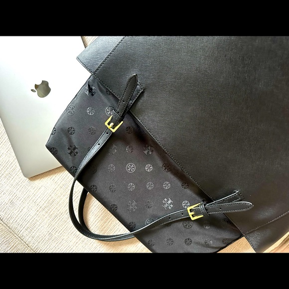 Tory Burch Large York Buckle Tote - Picture 3 of 6